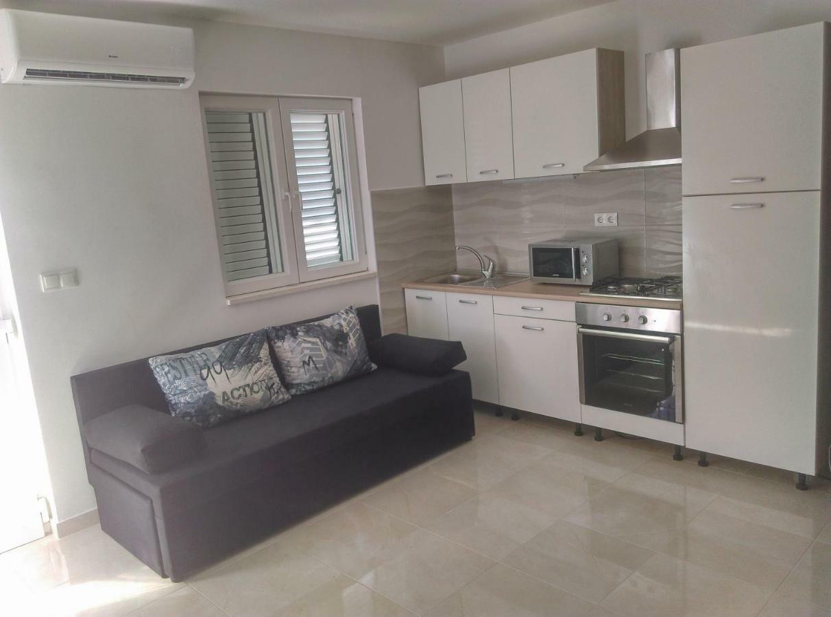 Apartments Garija Рогозница Экстерьер фото